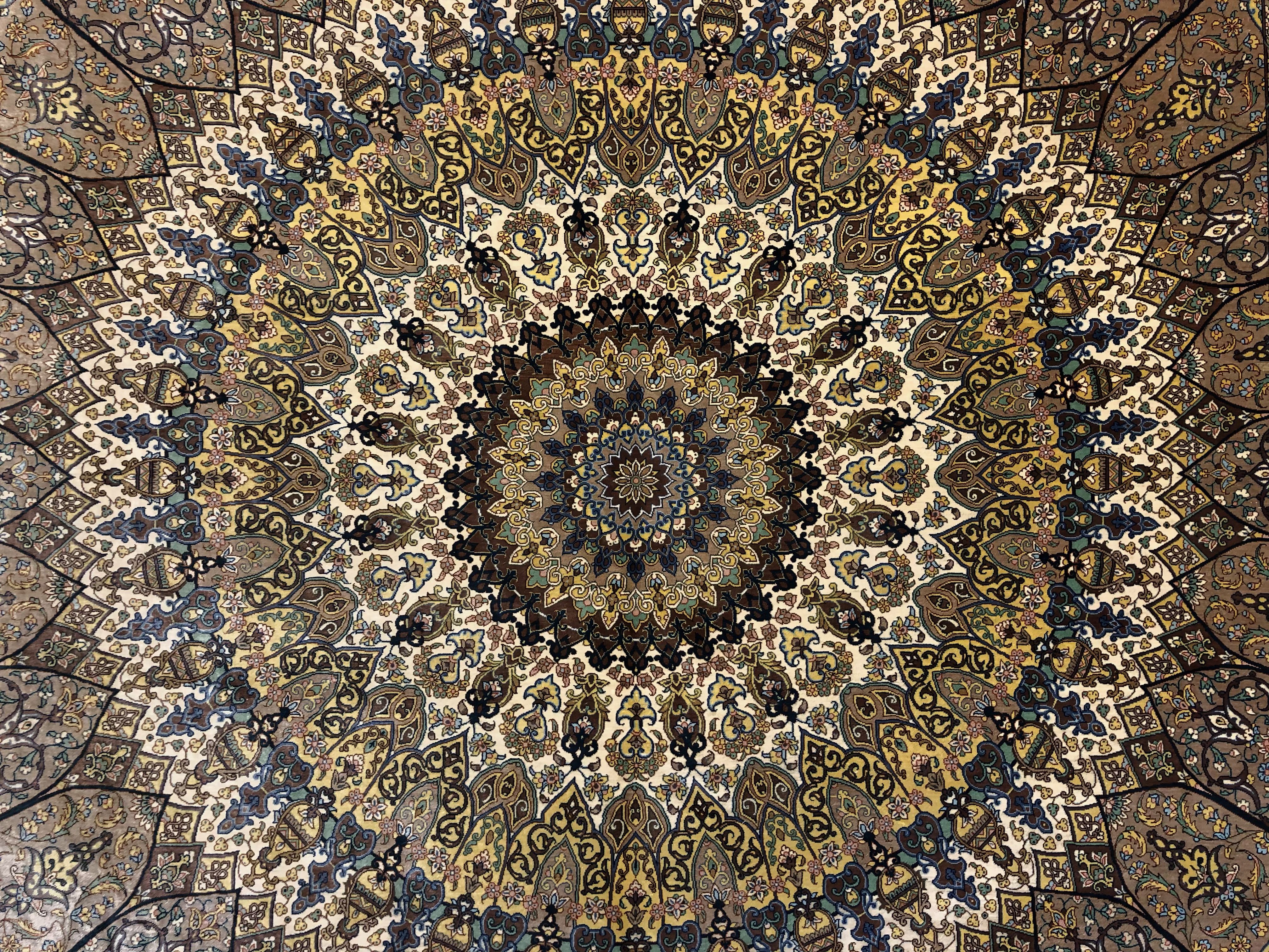 Qum rug